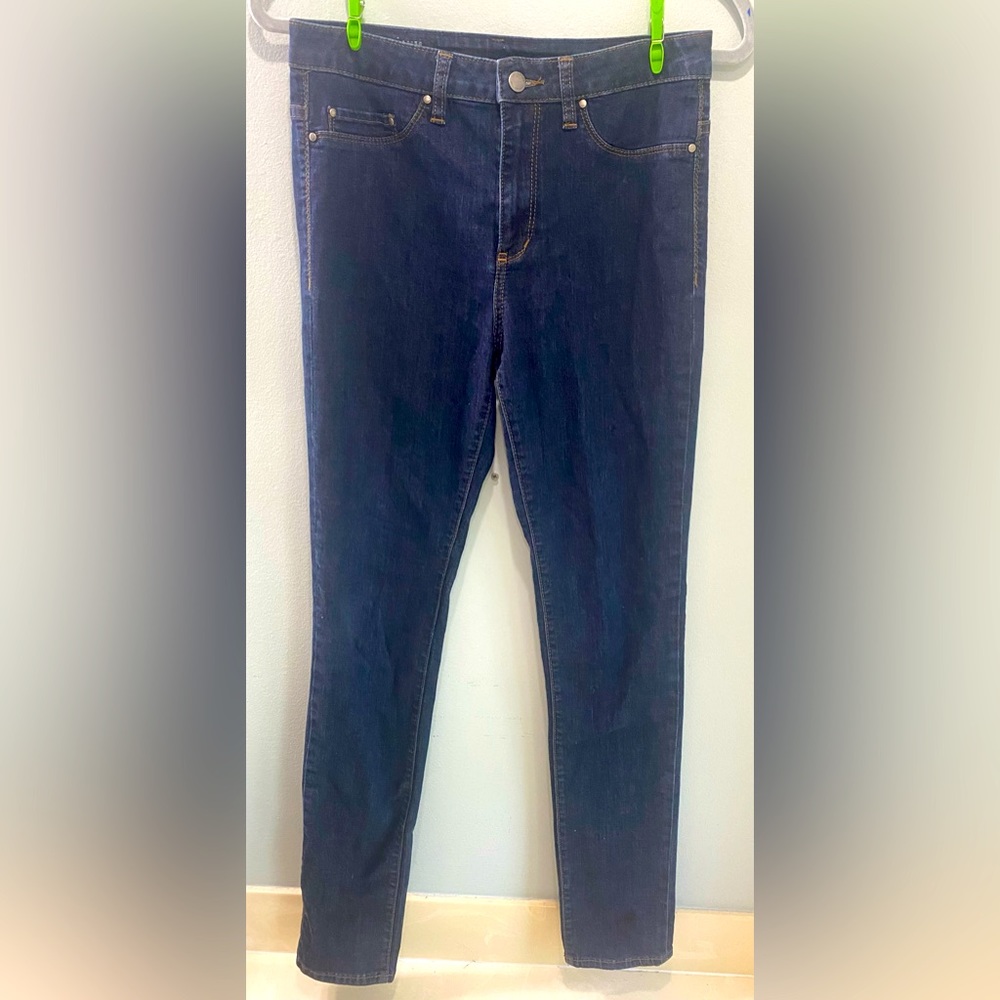 Ladies size 28 William Rast, jeggings/jeans